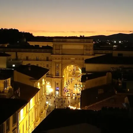 Tornabuoni Boutique فندق مبيت وإفطار