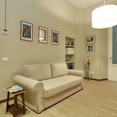 Oda ve Kahvaltı Tornabuoni Boutique Floransa