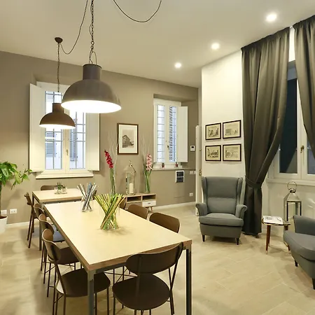 Oda ve Kahvaltı Tornabuoni Boutique 3*
